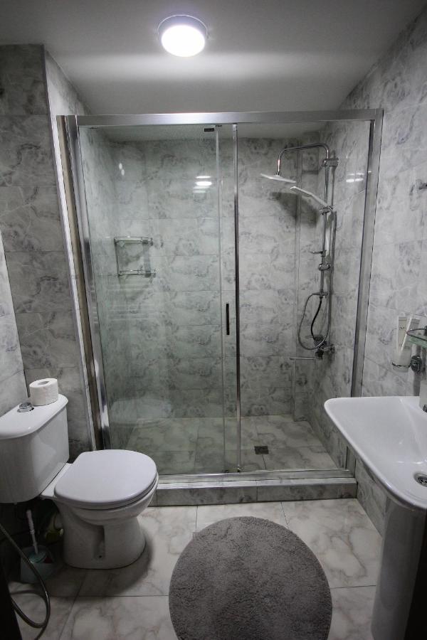 Sea To Sky Beachfront Studio Apartment With Stunning Sea Views In Batumi Exterior photo