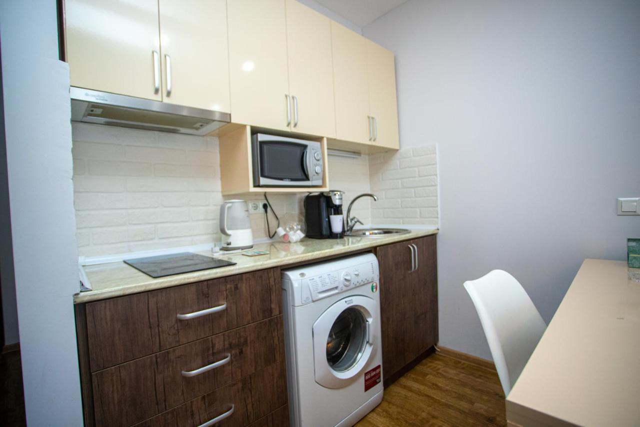 Sea To Sky Beachfront Studio Apartment With Stunning Sea Views In Batumi Exterior photo